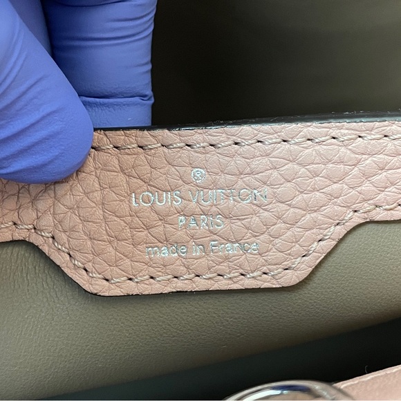 Louis Vuitton Capucines PM - Picture 10 of 15